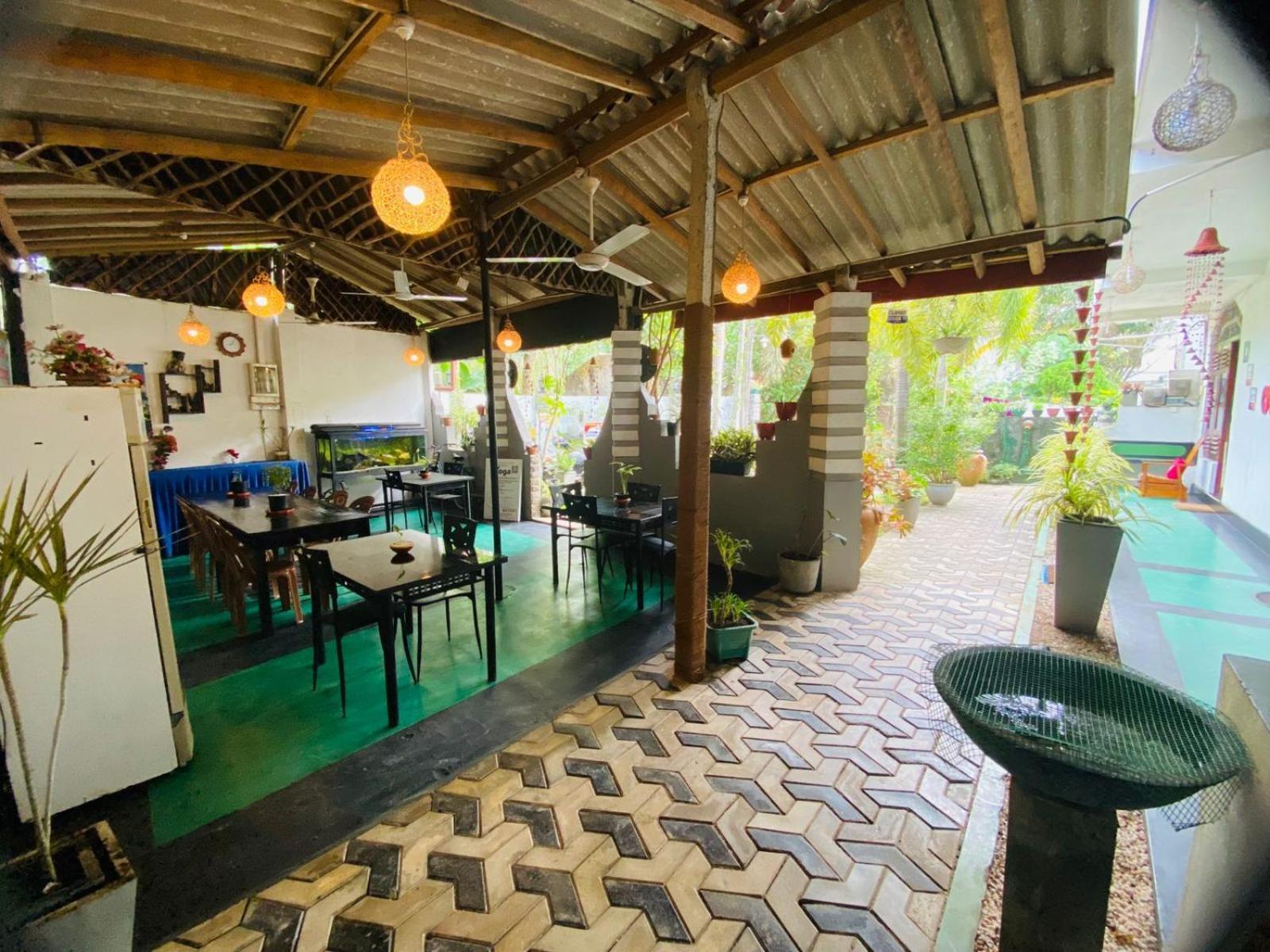 Awon Mirissa Hotel Exterior foto