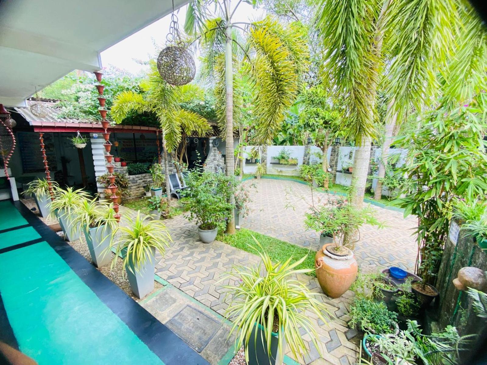 Awon Mirissa Hotel Exterior foto